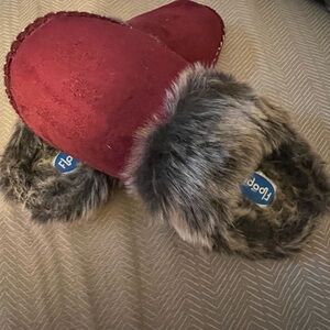 Floopis Women's Red Fur Slippers